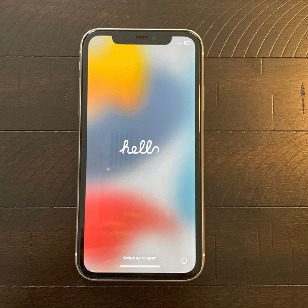 **SOLD**iPhone 11 64gb - Picture 1 of 9